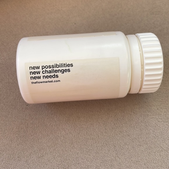 THE FLOWMARKET “Time for Eachother” bottle - RARE art piece - Picture 3 of 7